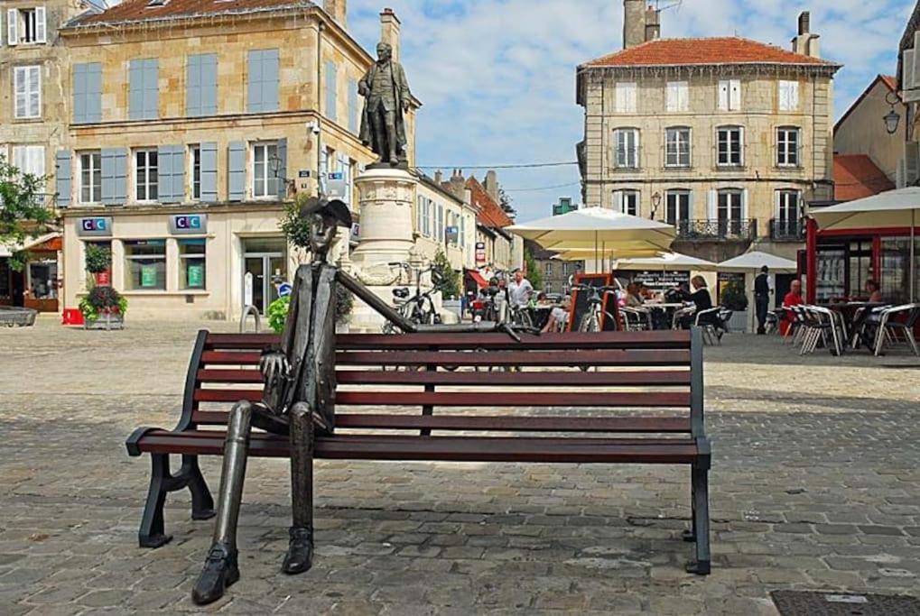 Appartement Proche Des Remparts Langres Eksteriør billede