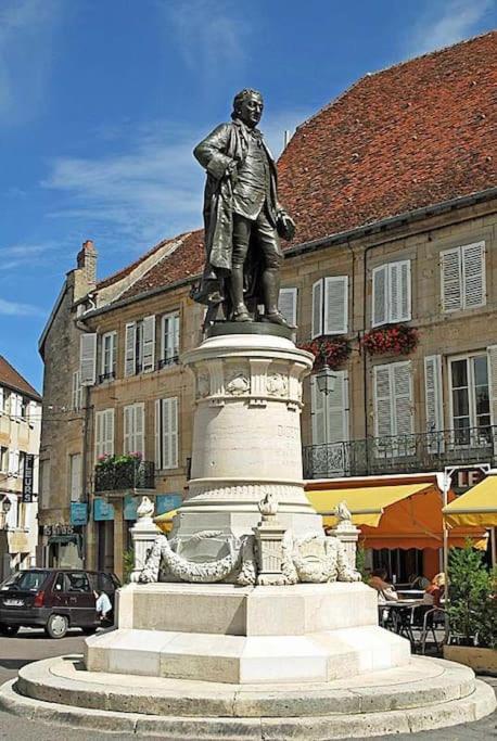 Appartement Proche Des Remparts Langres Eksteriør billede